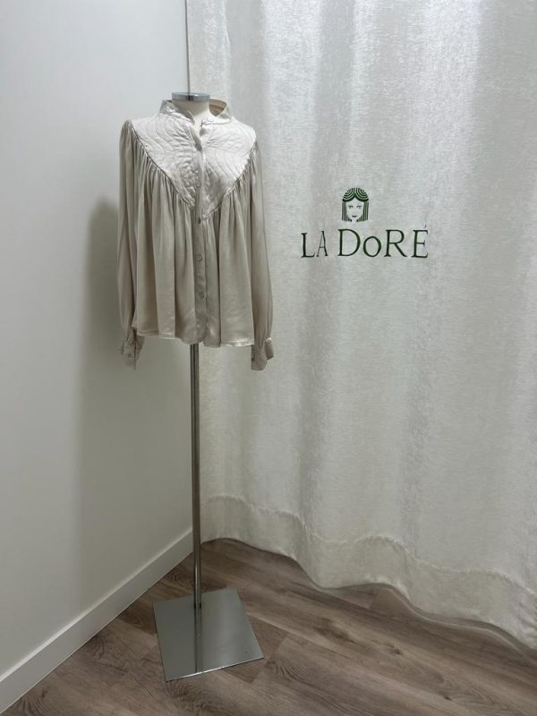 Camisa acolchada beige