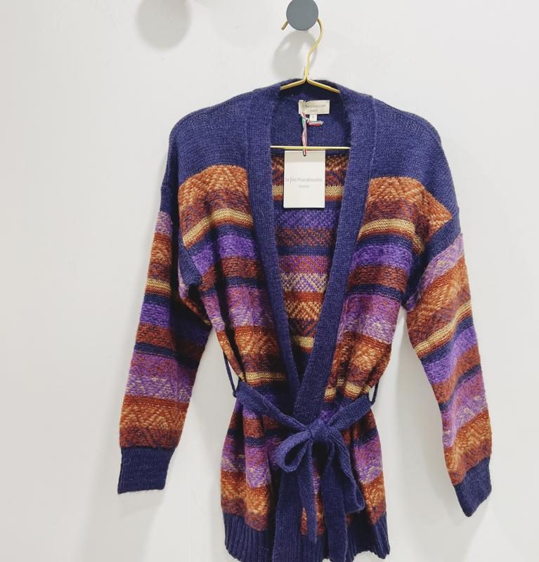 Chaqueta de punto con cinturón