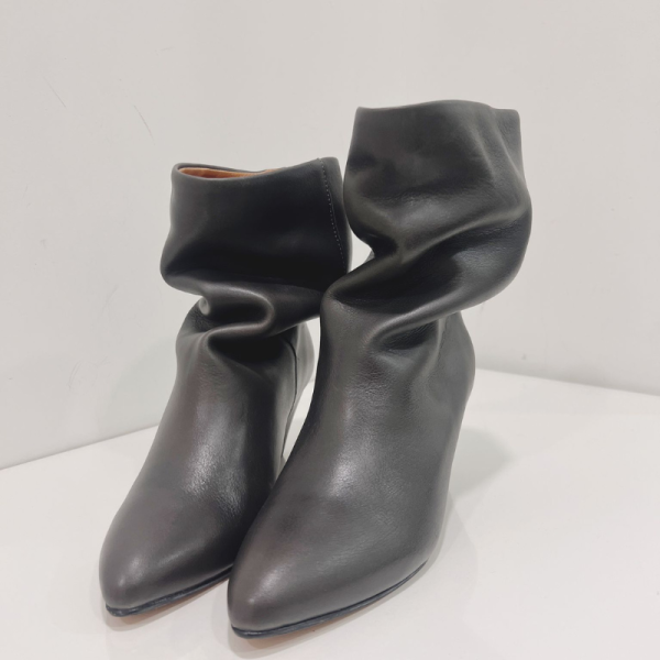 Botines grises cuero