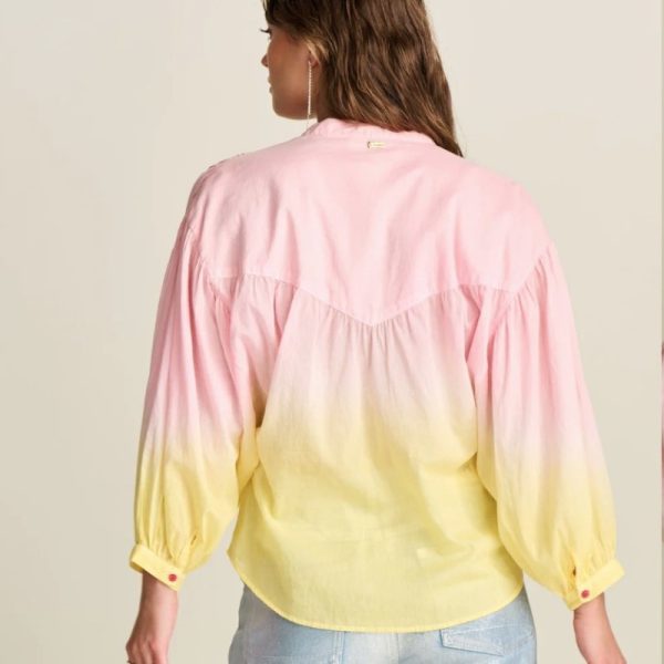 Camisa rosa degradada a amarillo - Imagen 4