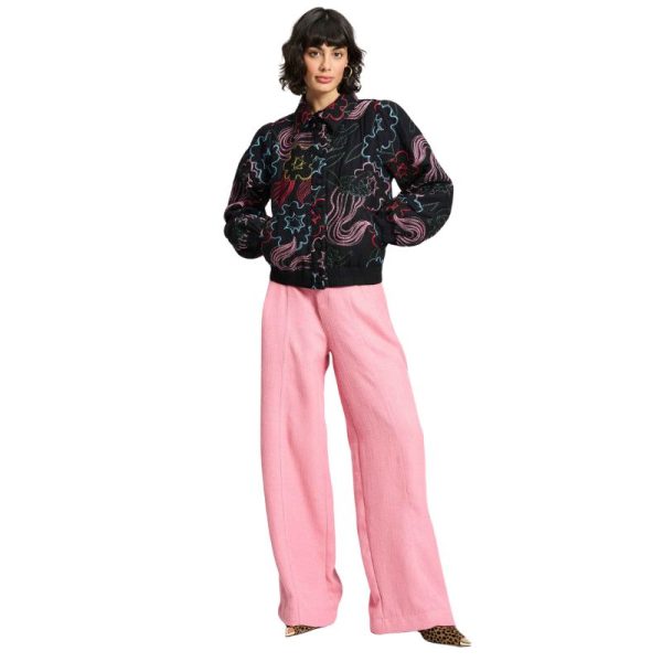 CHAQUETA NEGRA CON FLORES BORDADAS-POM - Imagen 3