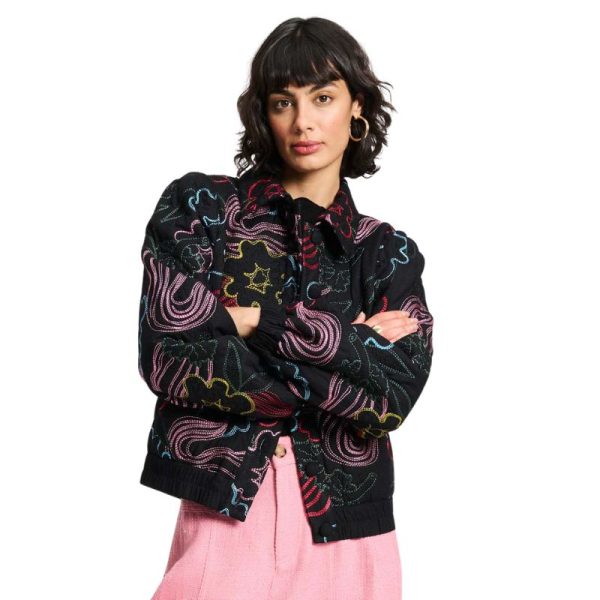 CHAQUETA NEGRA CON FLORES BORDADAS-POM - Imagen 4