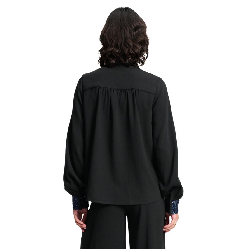 CAMISA NEGRA CON LAZO-POM - Imagen 2